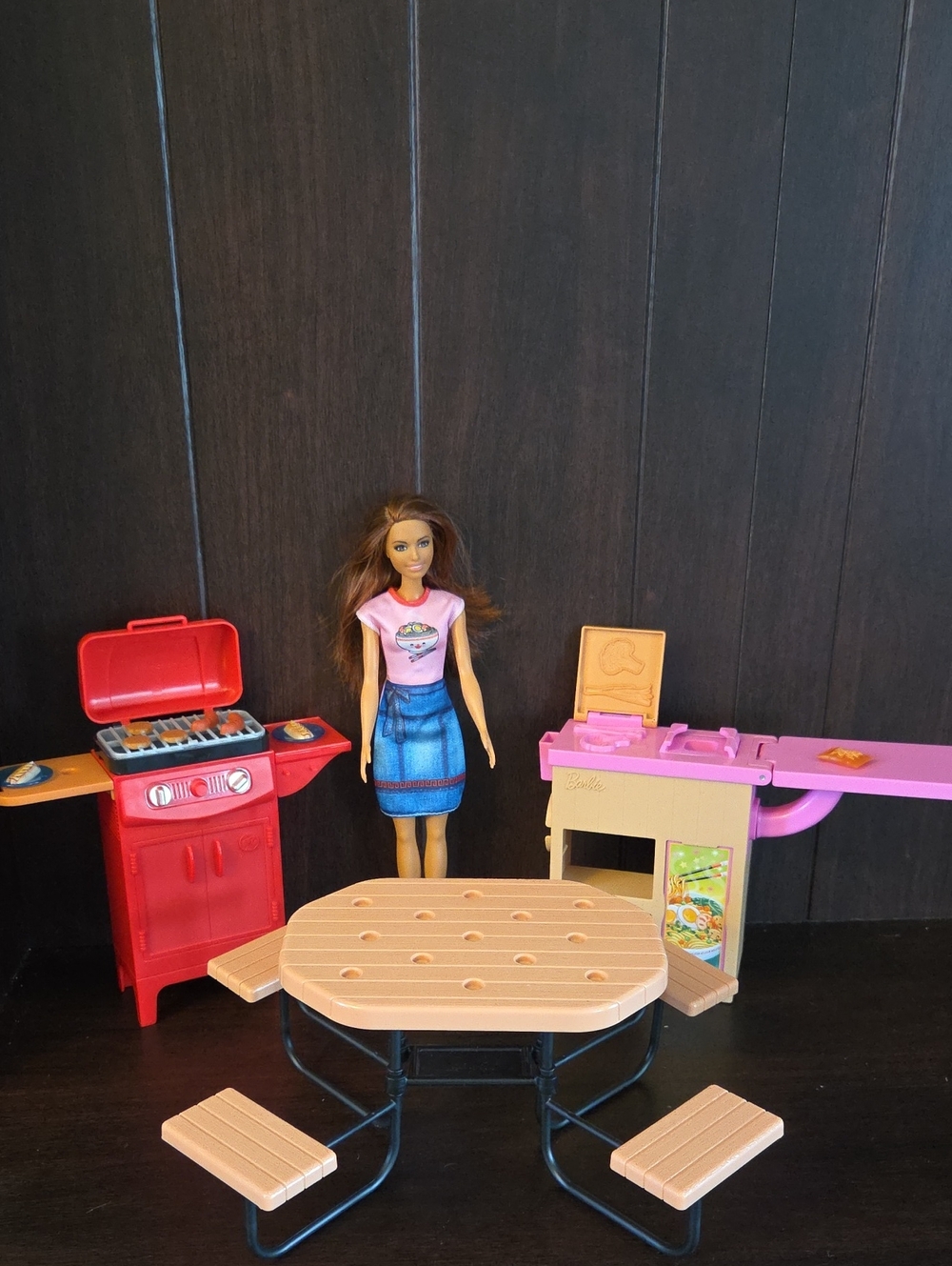 Barbie Outdoor Grill & Picnic Table Playset